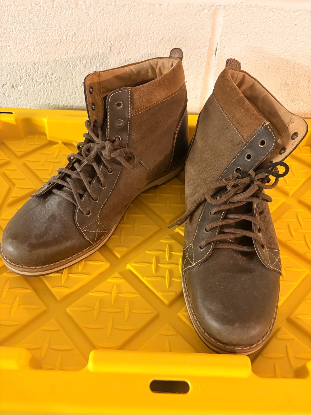 Izod Men's Brown Leather and Canvas Lace-Up Boots